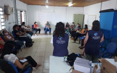 Mulheres venezuelanas participam de roda de conversa com o tema “empoderamento econômico”